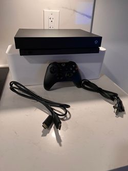 Xbox One 1T + 1 controller + HyperX CloudX Stinger Core + COD World at War 2 + COD