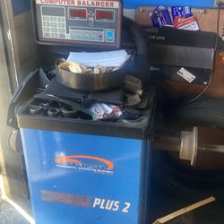 Tire balance entire mount machine