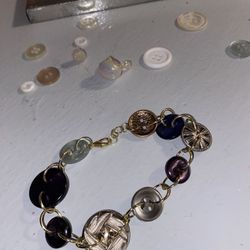 Button Bracelet 
