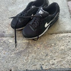 NIKE Air Max  Size 8.5