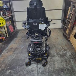 Quantum Edge Chair