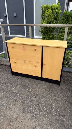 FREE Desks