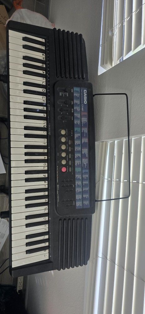Casio CT-647 With Stand