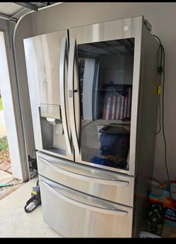 LG LRMVS3006S French Door Refrigerator