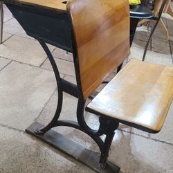 ANTIQUE WOOD AND CAST IRON SCHOOL DESK