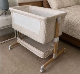 Besrey Bedside Bassinet – Excellent Condition