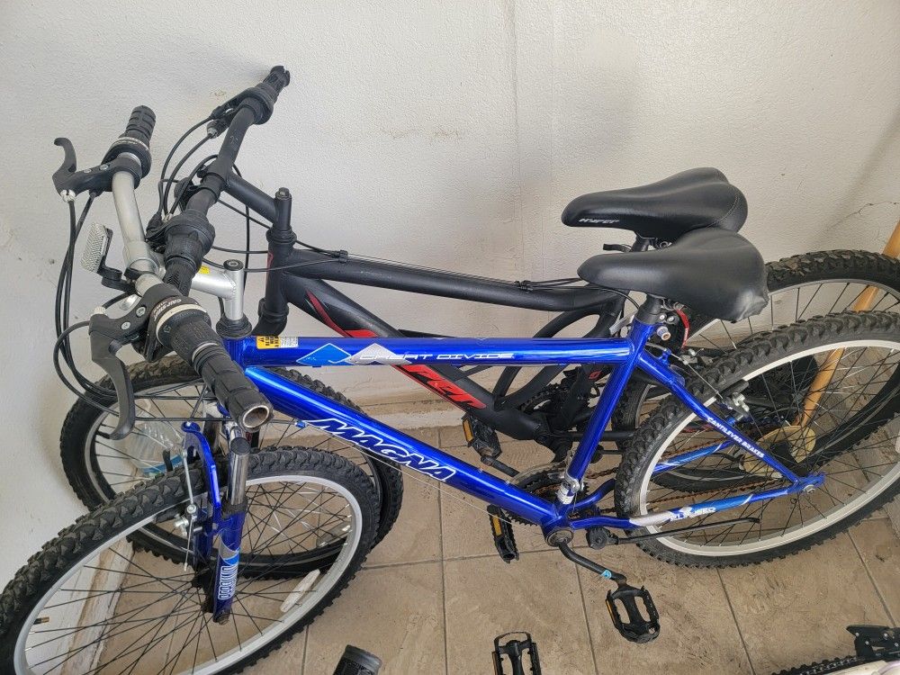 Bikes /  Bicicketas  Buen Estado  $60 Por Las 2  $60  For Both Cada Una Por $35  Or $35 Each