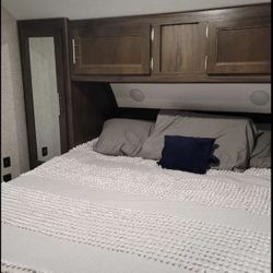 Lake Gaston - Camper On Permanent Site