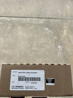 Brand New Thule Hybrid Crossbar