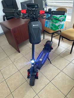 GT2 electric scooter, up to 28 MPH and 28 miles range