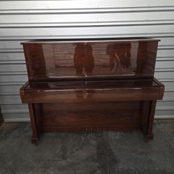 Free Piano - Schafer and Sons