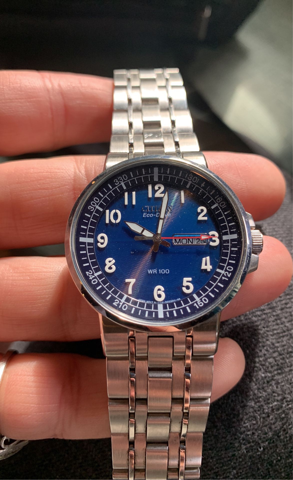 Citizen Eco-Drive Watch — extraordinary fit, like new, top notch quality👌🏽