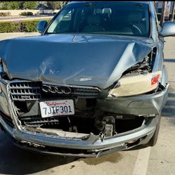 2007 Audi Q7 Parts/Car