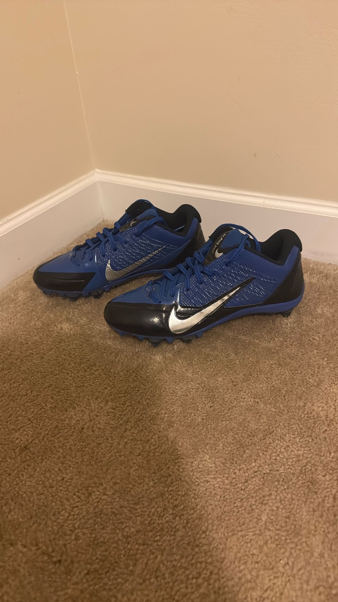 Men’s Nike Alpha Pro Football Cleats Size 10