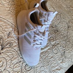 Tenis