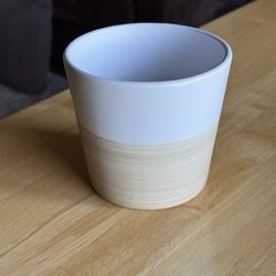 Ceramic pot