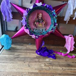 Mira Demon Hunters Huntrix 3D Star Pinata