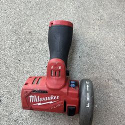 Milwaukee 2522-20 M12 FUEL 3" Compact Cut Off Tool, Bare tool broken blade fully functional $85