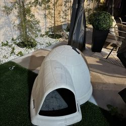 Large Dog Igloo 