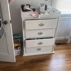 4 draw kids chest