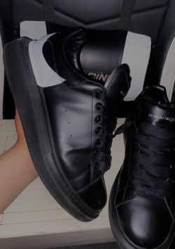 ALEXANDER MCQUEEN SIZE 10