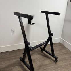 Heavy-duty keyboard Z-stand with wheels