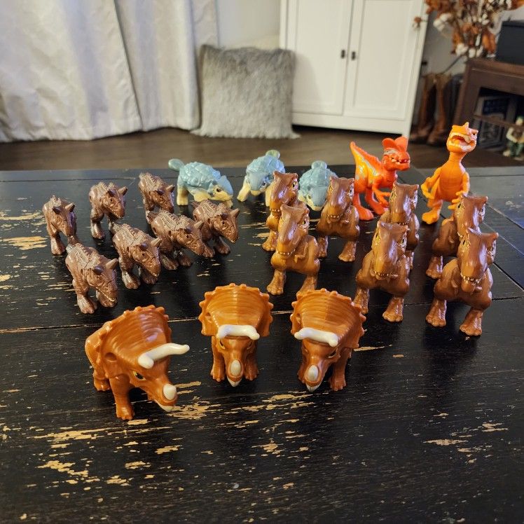 Jurassic World Camp Cretaceous Figures
