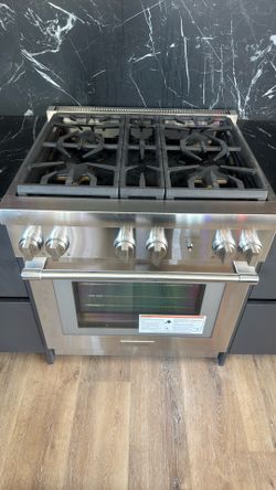 Thermador Pro Harmony® 30 Inch Wide 4.6 Cu. Ft. Slide In Gas Range with 4 Burners