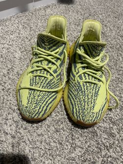 Yeezy 350 semi frozen size 9.5 (soles need glue