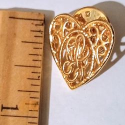 Gold Tone Intricate Design Heart Vintage Collectible Lapel Pin A-1