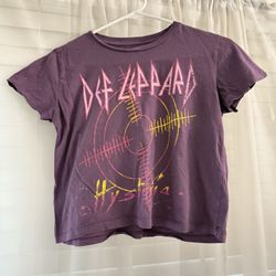 Purple Def leppard graphic tee