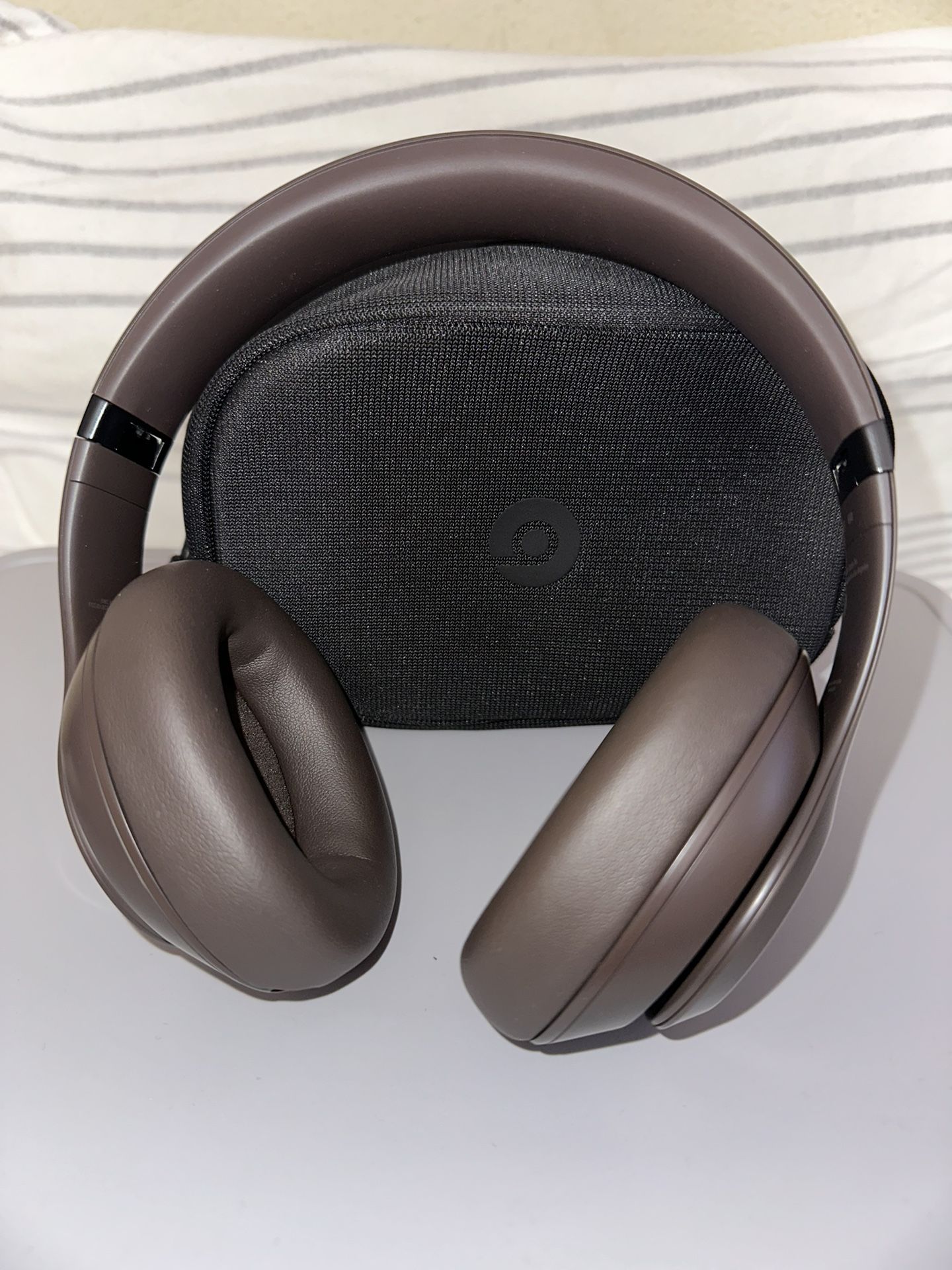 Beats Studio Pro Wireless Bluetooth Noise Cancelling Headphones