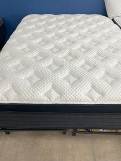 Brand New Queen Mattress Floor Models- Only 20 needed up front!
