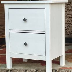 White Solid Wood Small Dresser/ Nightstand - 26H x 21W x 15D 