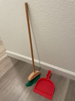 Melissa and Doug broom and dustpan