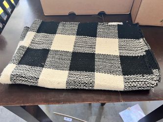 Thick woven buffalo check rug
