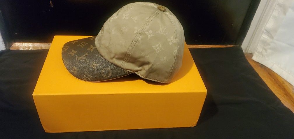 Louis Vuitton Hat