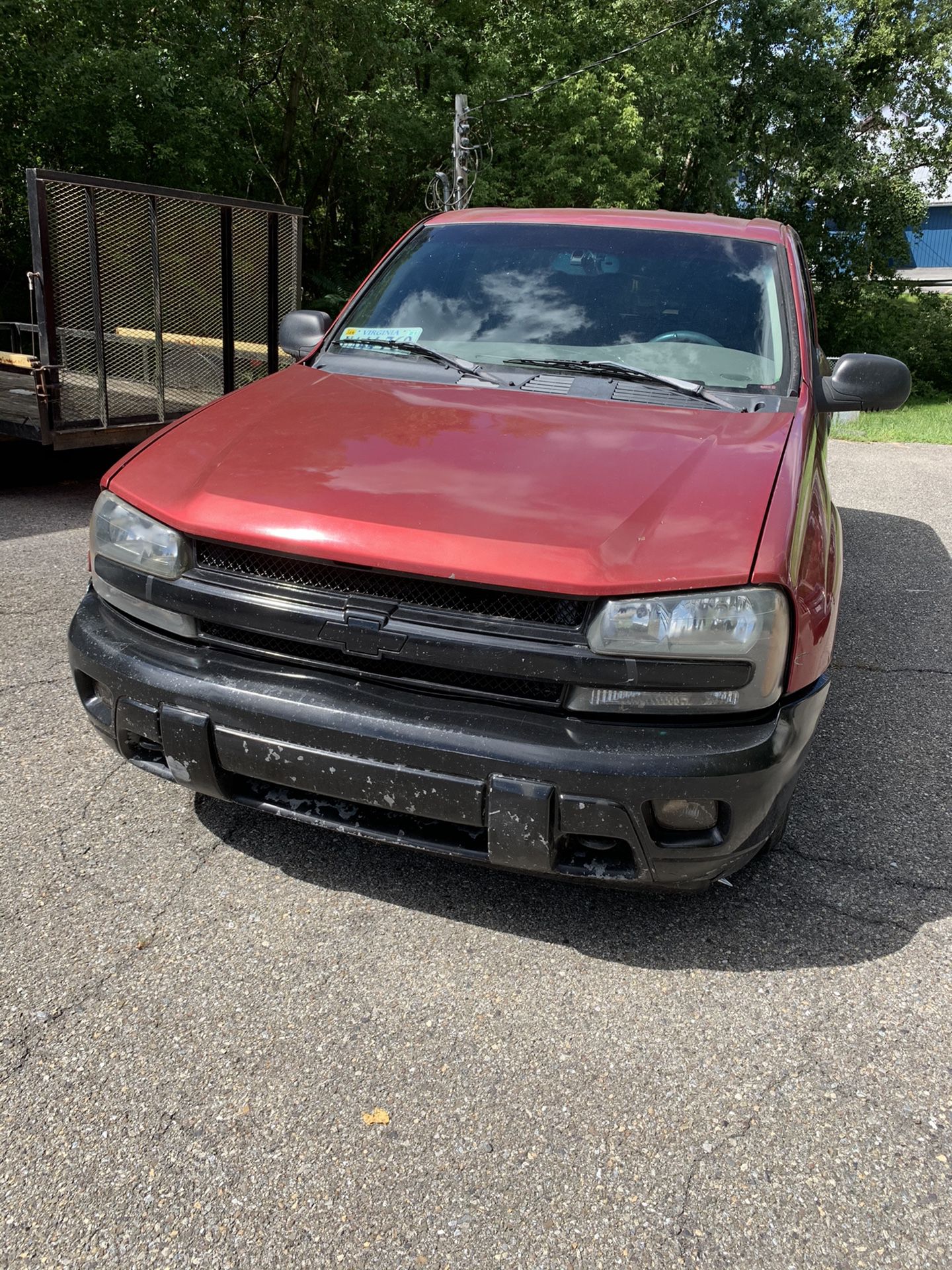 2002 Chevy trailblazer FOR Parts only. And 2005