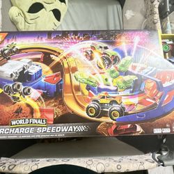 Monster Jam Supercharge Play Set 