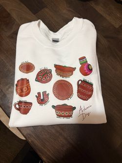 Artesania Diaz White Graphic Crewneck Sweatshirt