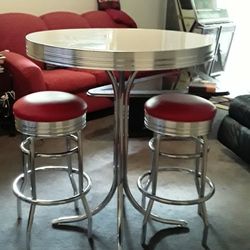 Vintage-style Pub Table w/ Two Bar Stools