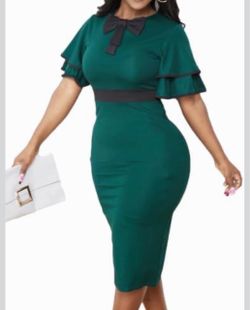 Women’s Dark green knee-length dress with black bow Size Small