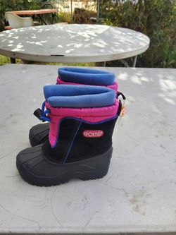 Toddler snow boots size 10