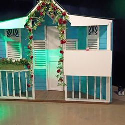 Kids Lemonade Stand/Play House 