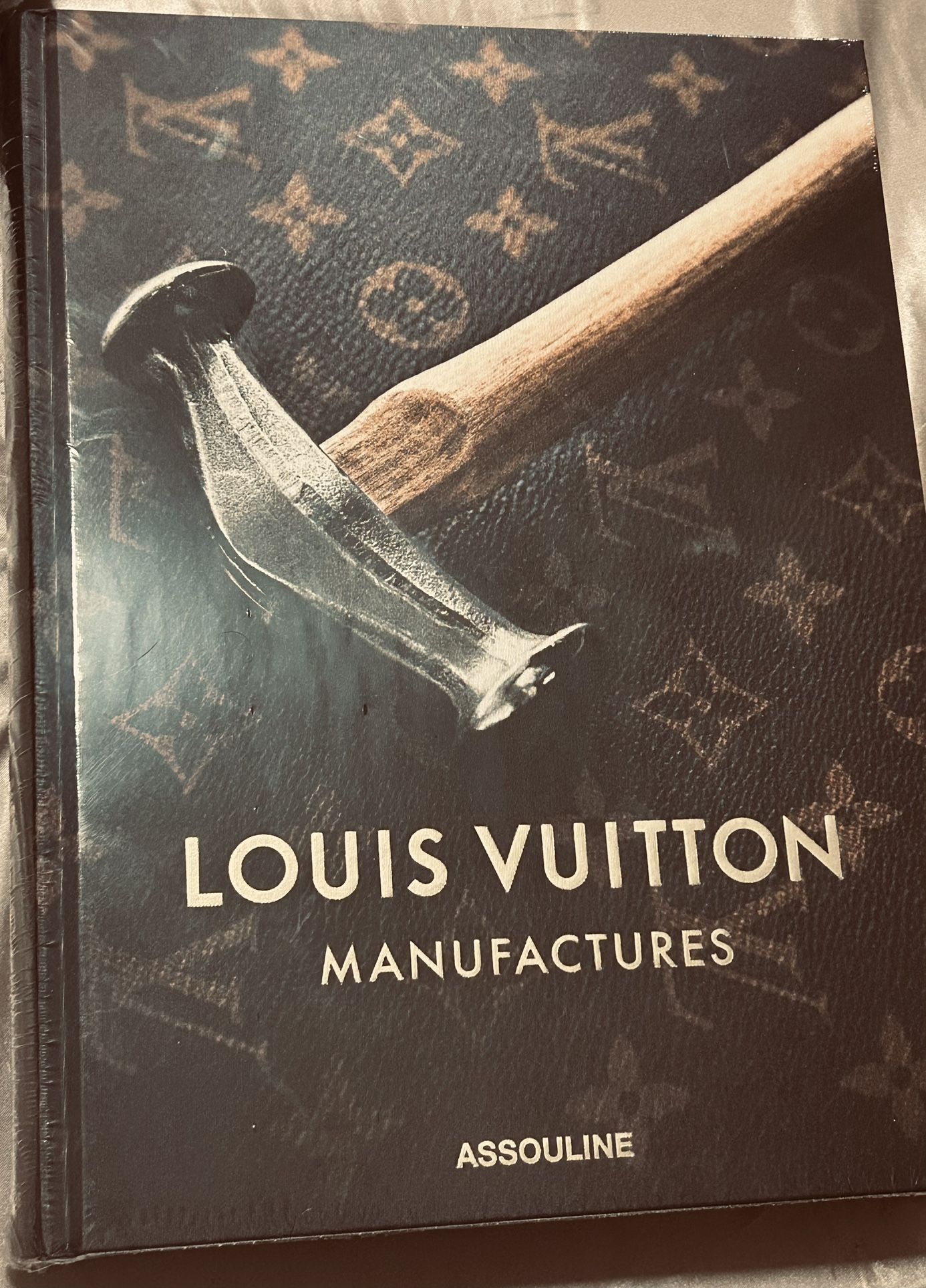Louis Vuitton Manufactures Book