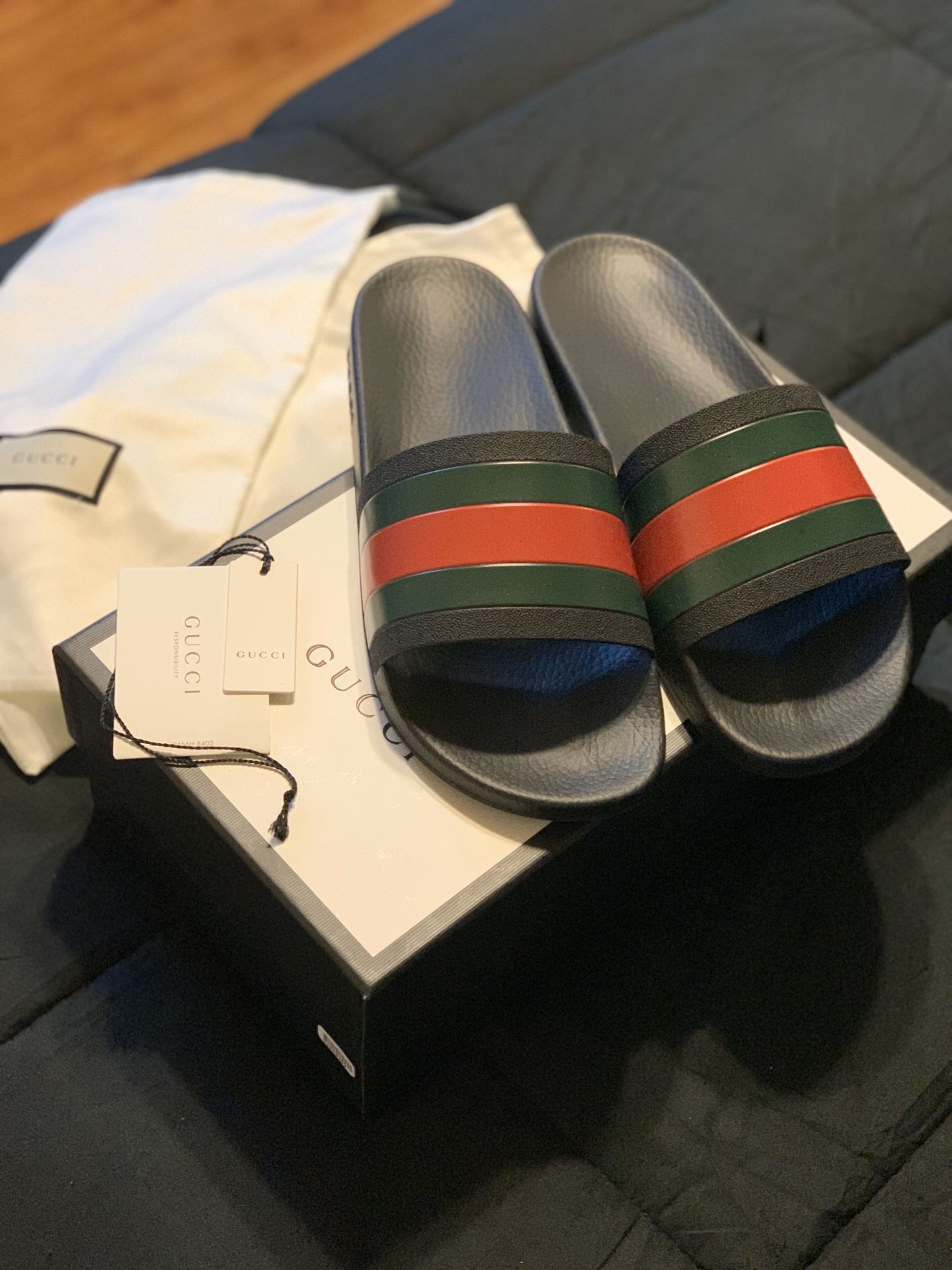 GUCCI PURSUIT ‘72 RUBBER SLIDES