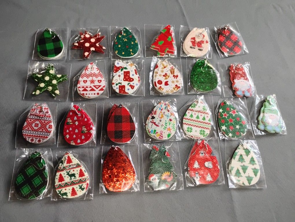 Leather Christmas earrings lot