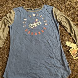 Woman’s Los Angeles Dodgers Long sleeve Shirt Size Small 