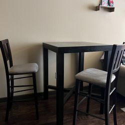 Dining table and Chairs!