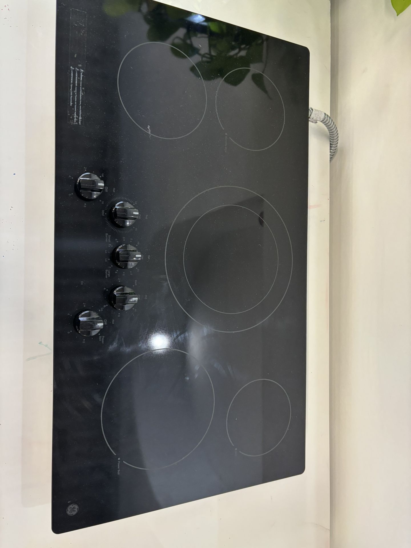 GE 36 in. 5 Burner Element Radiant Electric Cooktop in Black
